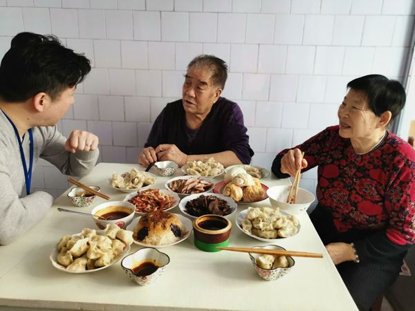 元宵慰問送祝福，濃濃關(guān)愛暖人心